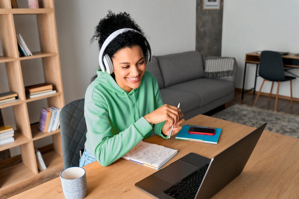 Maximizing-Student-Success-with-Personalized-Learning-in-Online-Education